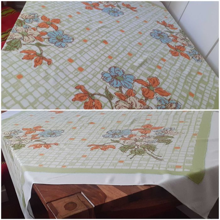 Obrus wiskoza styl retro wzór duze kwiaty