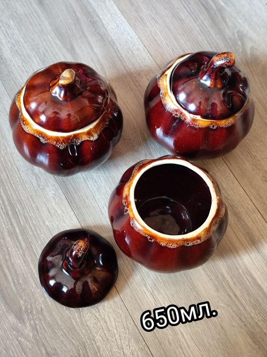 Різні дрібнички (посуд)