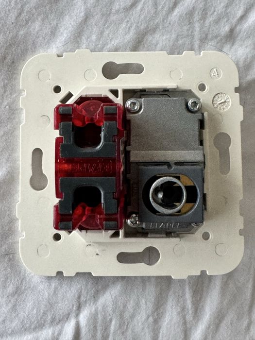 Efapel Dual-Port Radio/TV and 2× Ethernet Wall Socket MEC21 2.1.5.4.664563914834945122