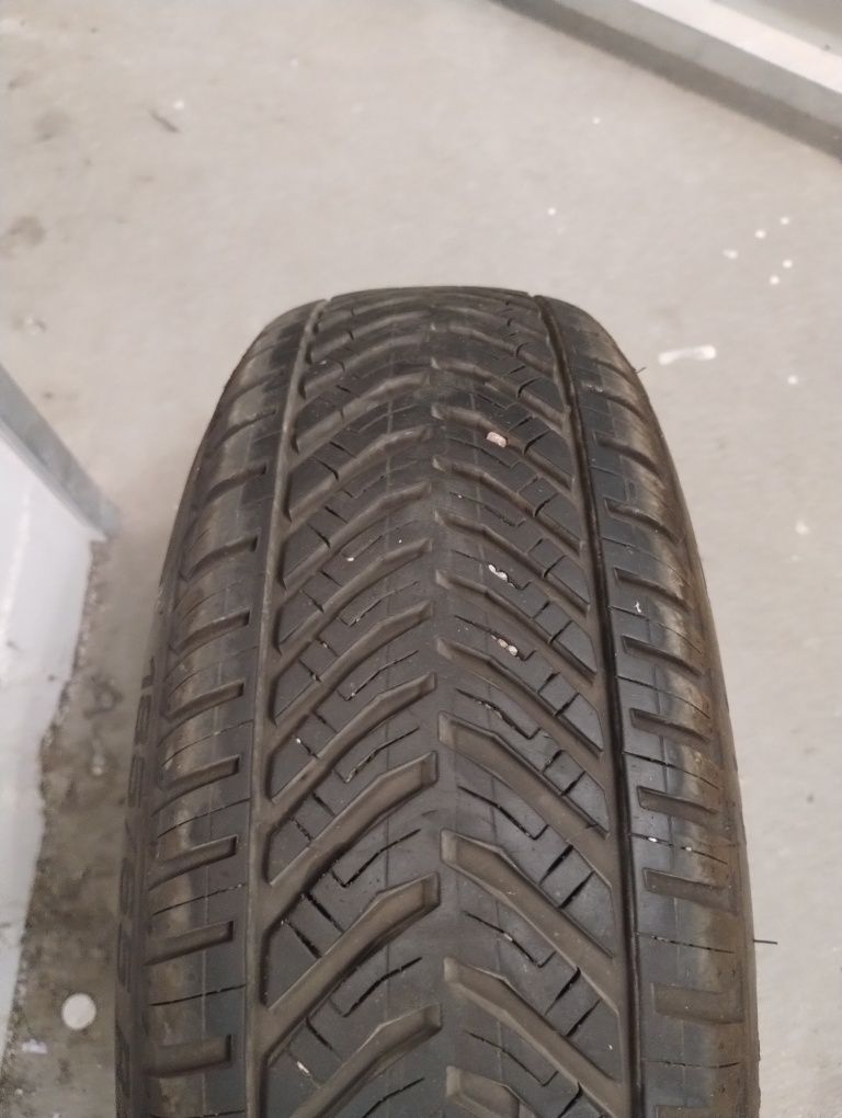 Prawie nowe opony wielosezonowe Kormoran 185/65 R15 | Komplet