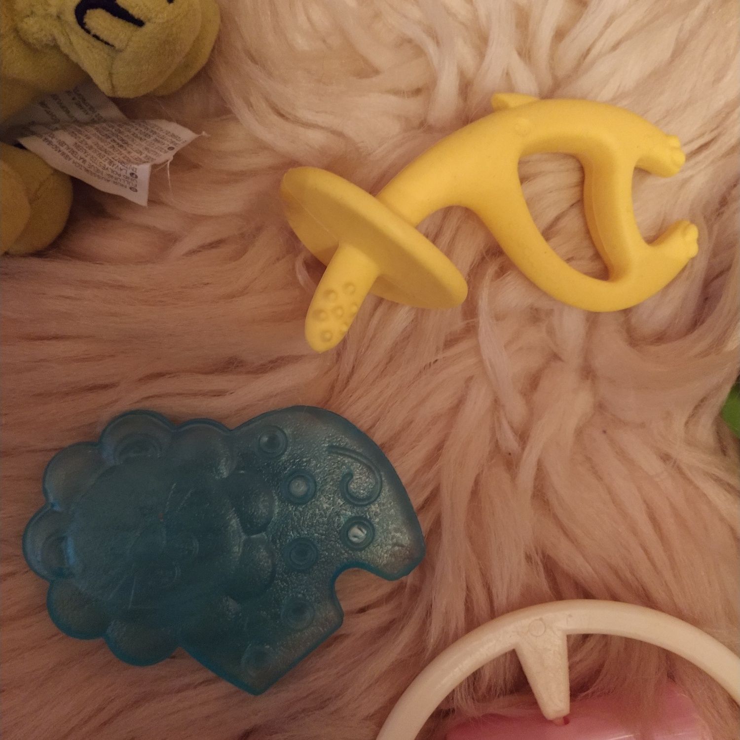 Zestaw zabawek: gryzak ortodontyczny Mombella silikon, pozytywka
