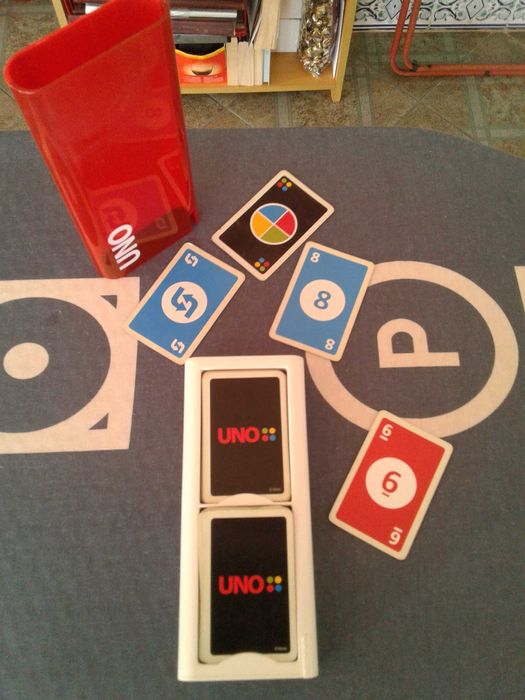 Jogo Uno em estojo de viagem, NOVO!