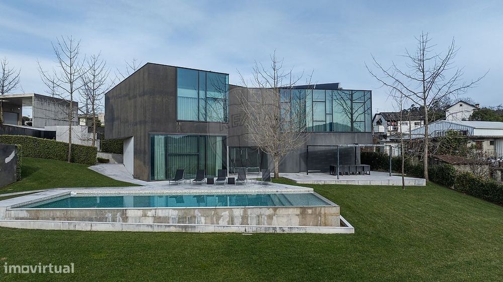 Moradia T4 para venda