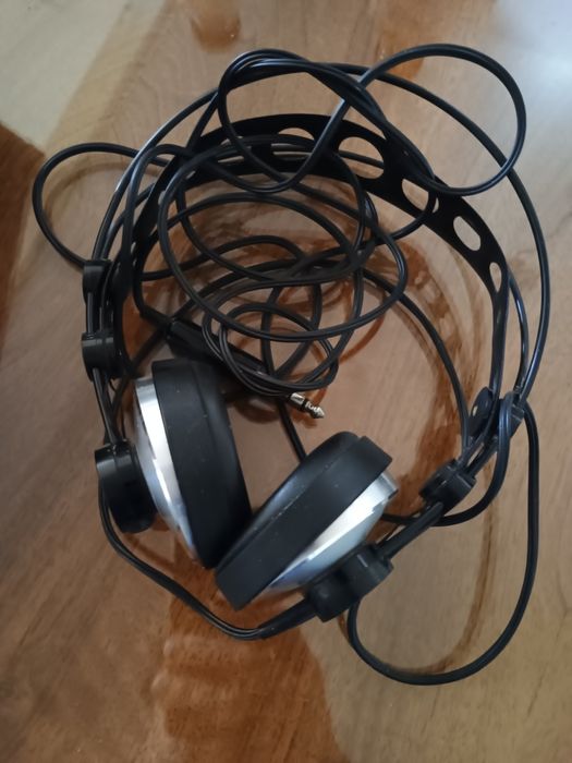 Słuchawki AKG K140 Cardan