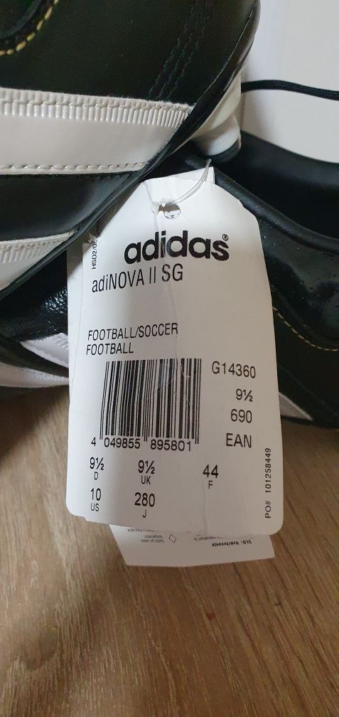 ADIDAS Новые бутсы с металлическими шипами