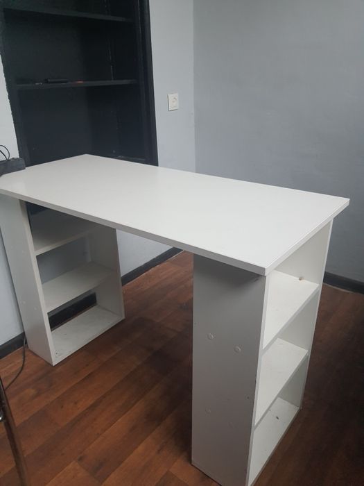 Продам письменный офисный стол