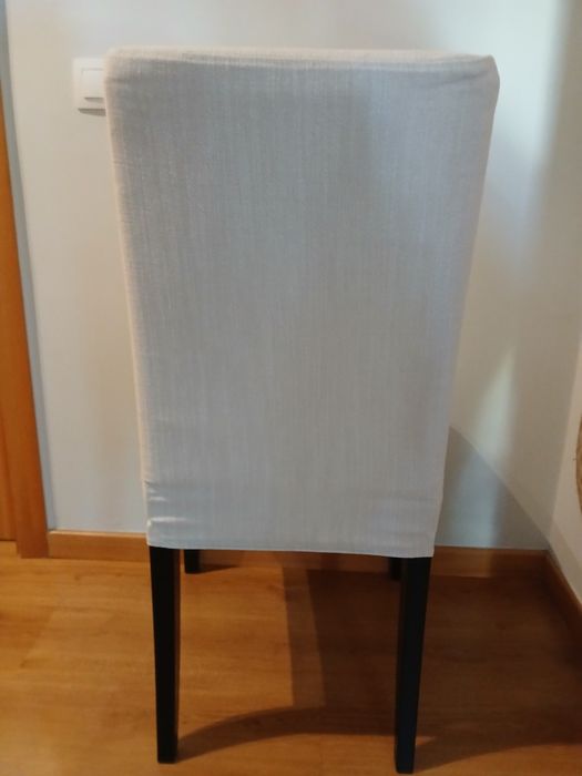 Conjunto de seis cadeiras de sala de jantar