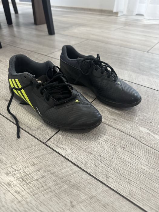 Buty do pilki noznej turfy adidas 39 1/3