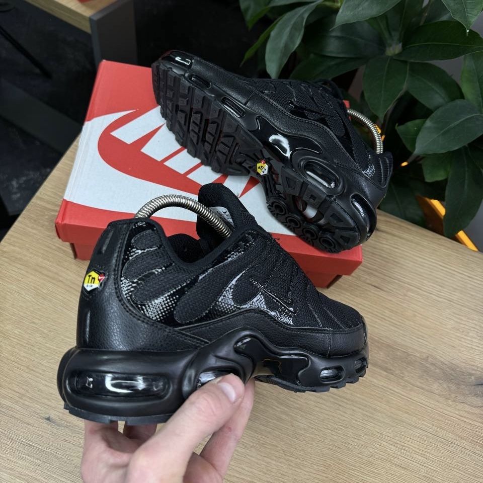 Кросівки Nike Air Max Tn Plus Triple Black