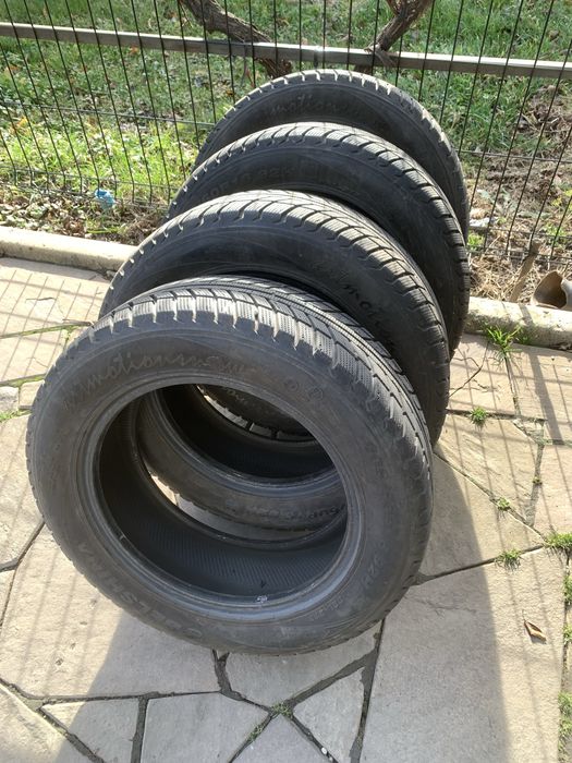 Комплект зимовоі резини 205/60 R16