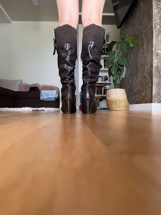 Чоботи шкіряні, високі, 39р