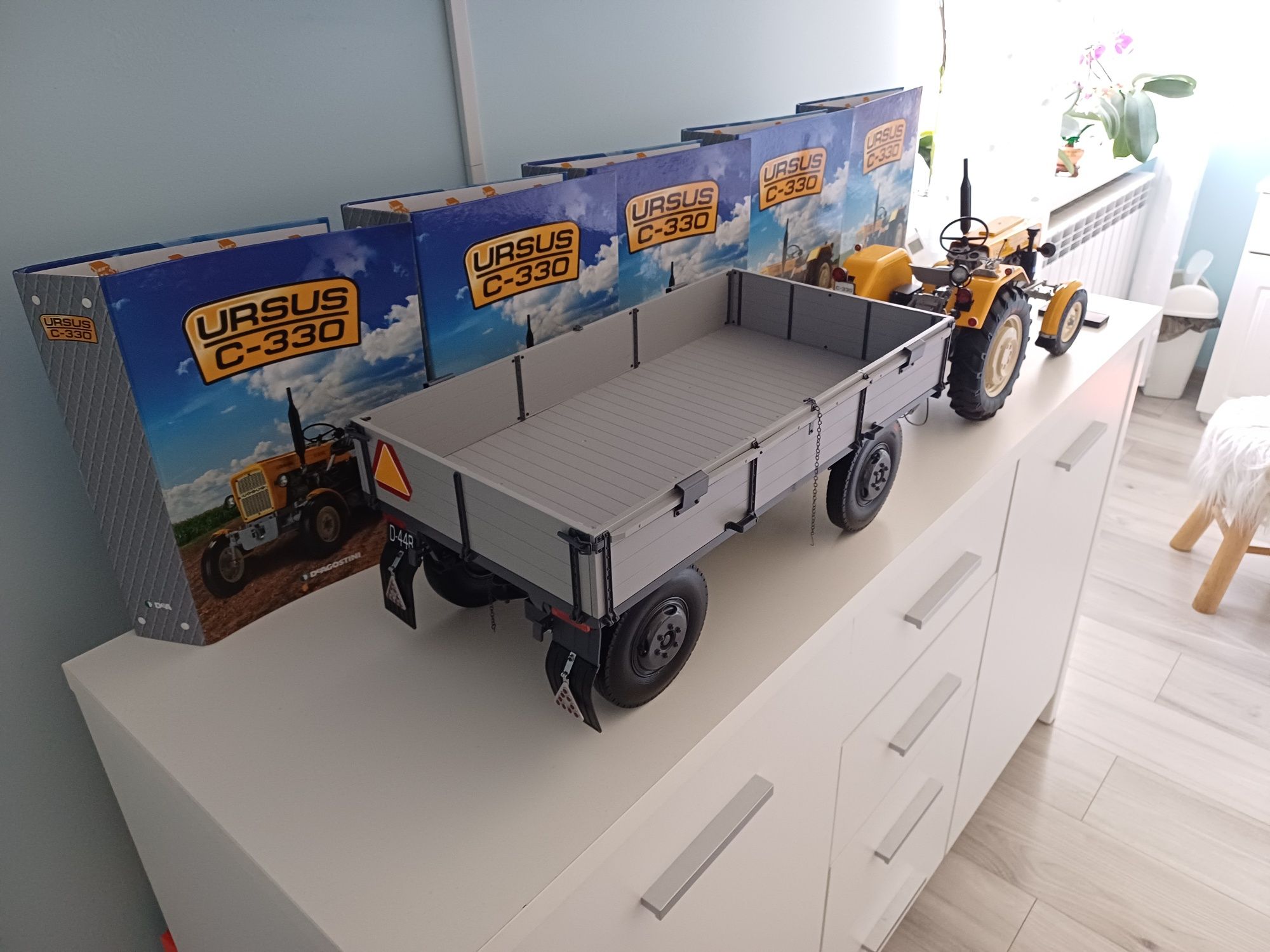 Model Ursus C-330 DeAgostini skala 1:8