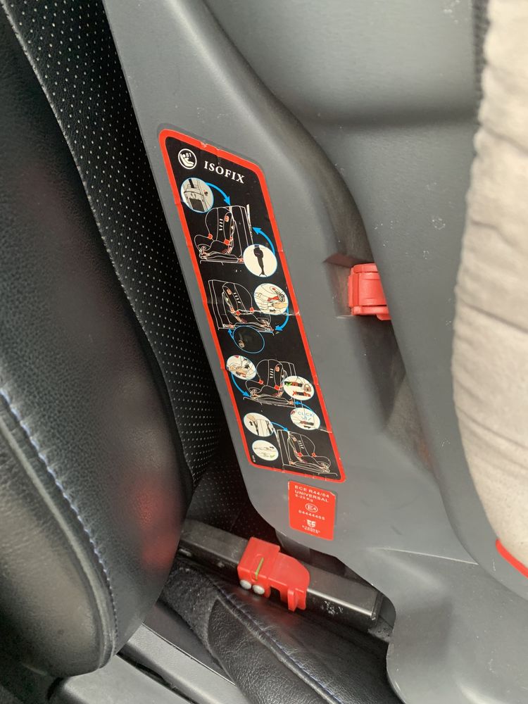 Авто кресло с системой крепления Isofix