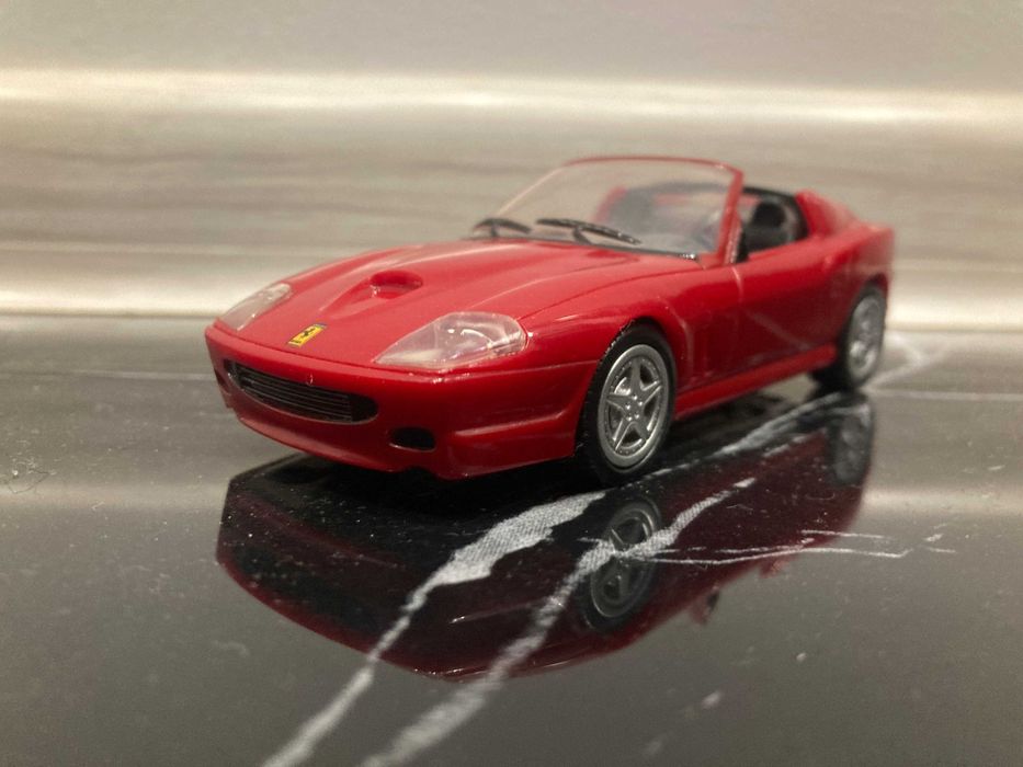 Ferrari Superamerica Shell V-Power Samochodzik z naciągiem replika