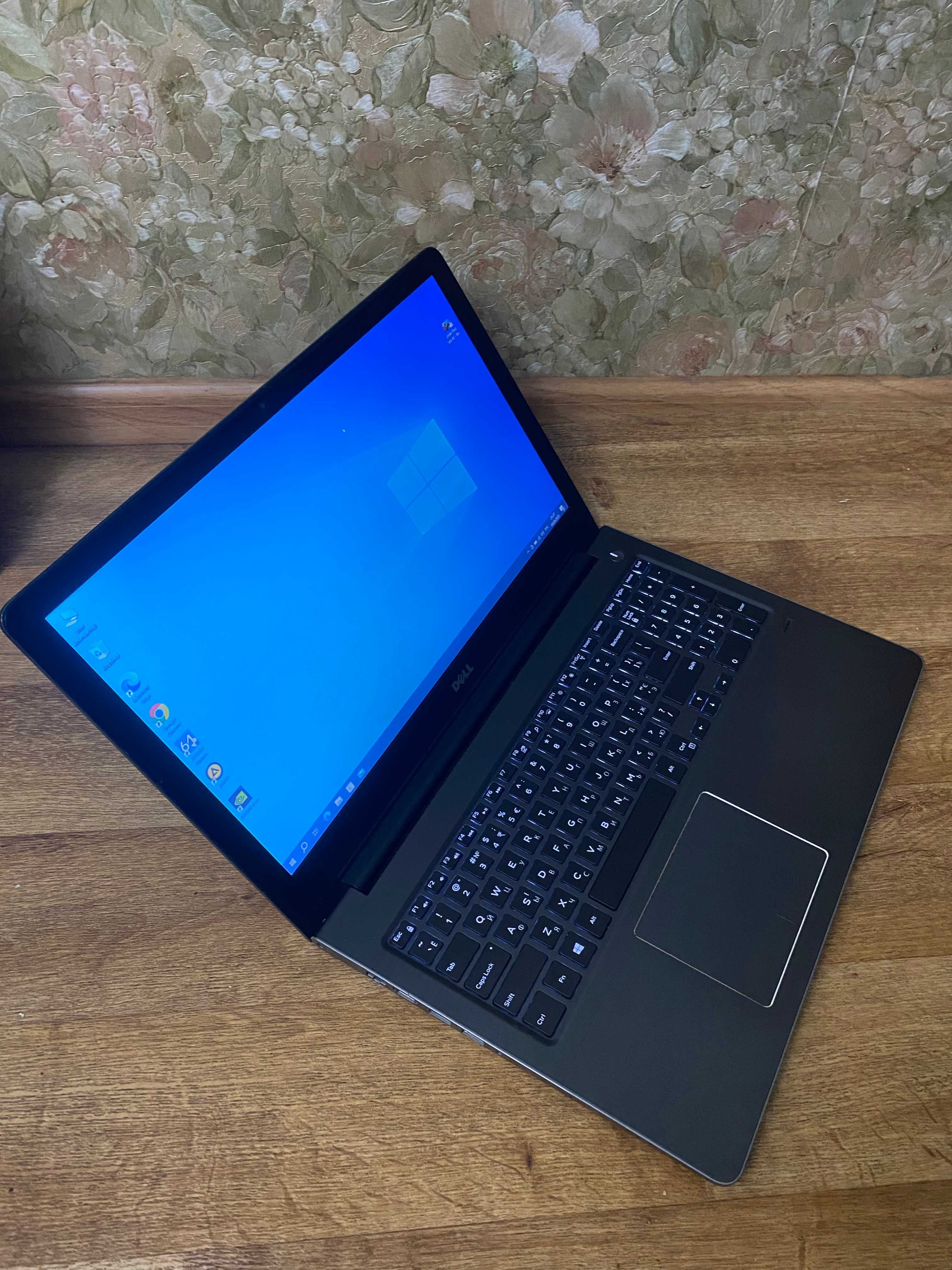 Ноутбук Dell Vostro 5568,i5-7200u,16Gb DDR4,256Gb m2 SSD,940MX 4Gb