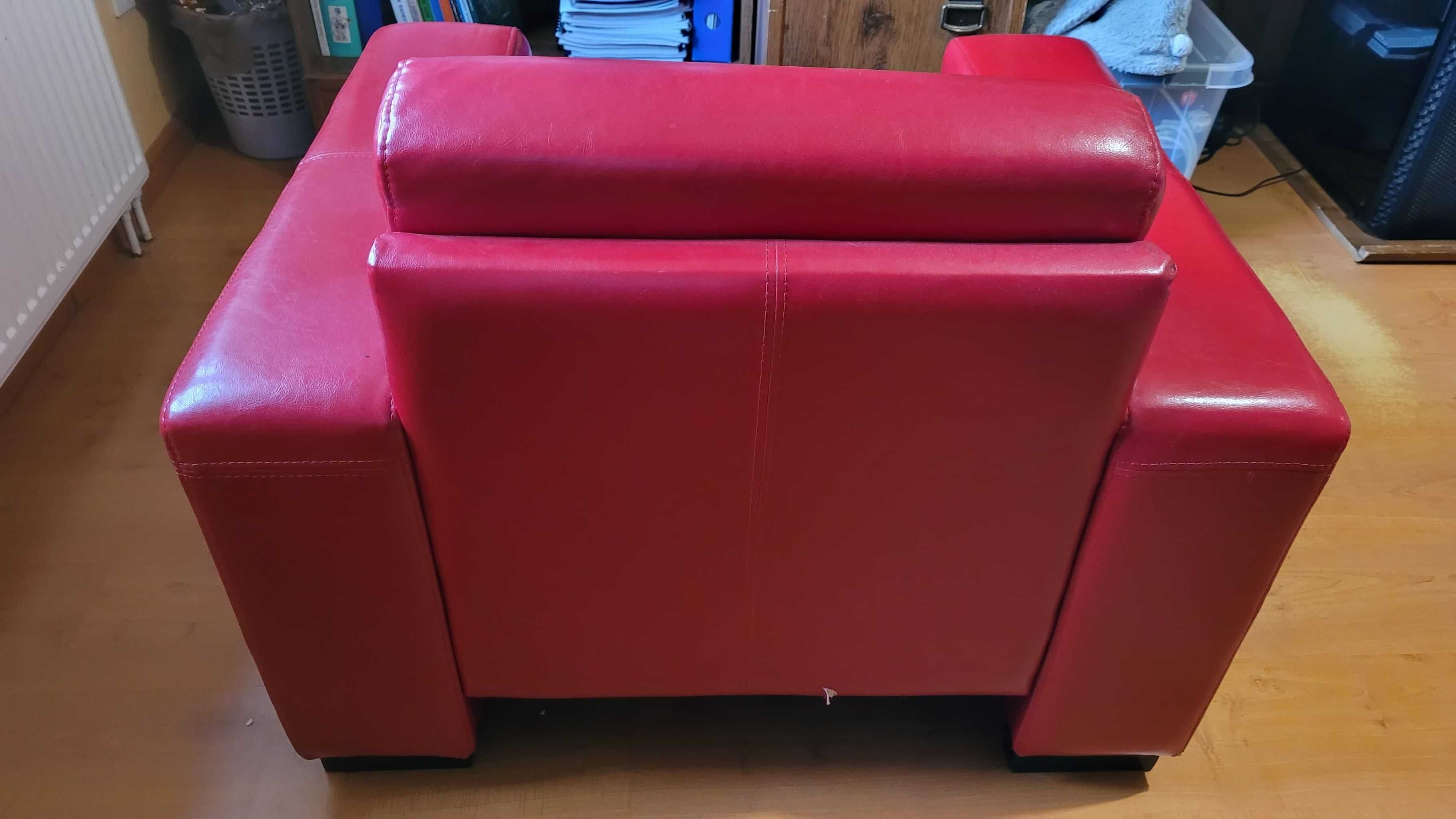 Fotel czerwony ze skóry eko