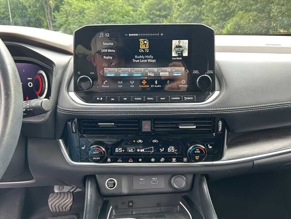 Nissan Rogue Platinum      2023