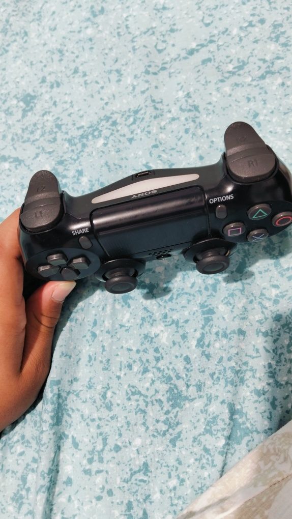 Comando de PS4 está novo