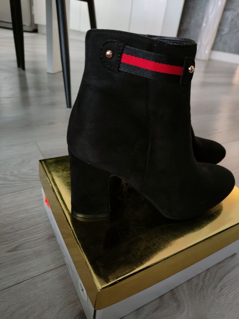 Buty damskie botki na słupku, krótkie kozaki