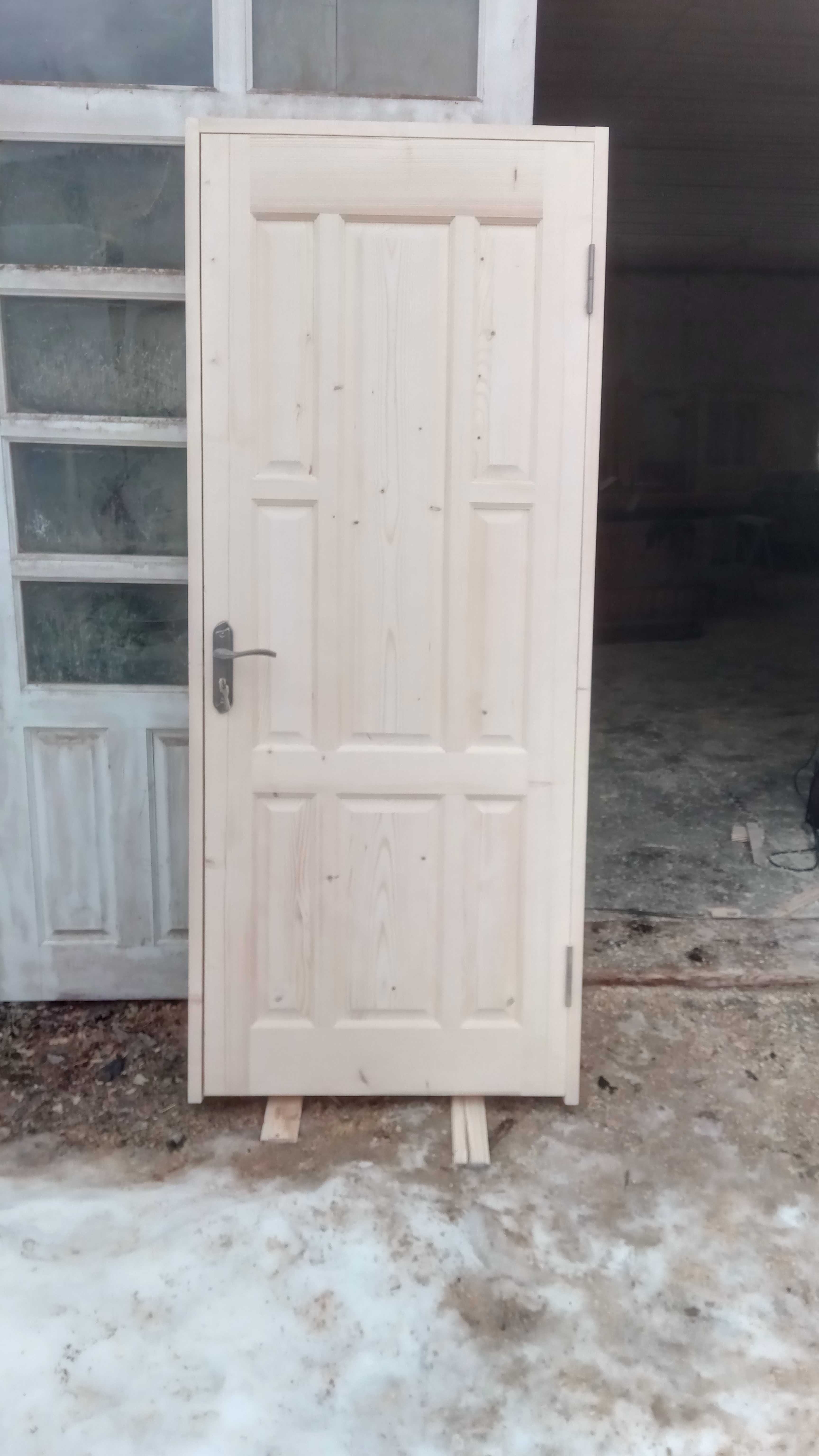 Двері  дерев'яні