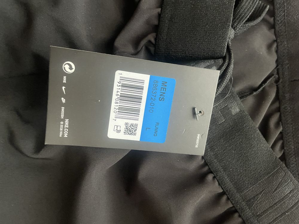 Продам шорти Nike (нові- L )