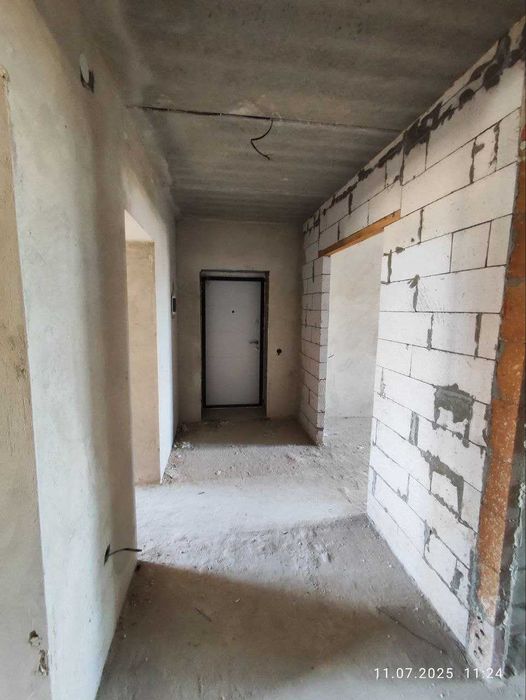 Продаж 3-х кімнатної квартири у зданому будинку