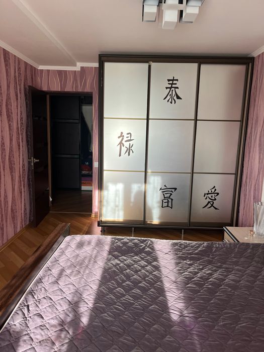 Продається 3-кімнатна квартира з індивідуальним опаленням біля АТБ