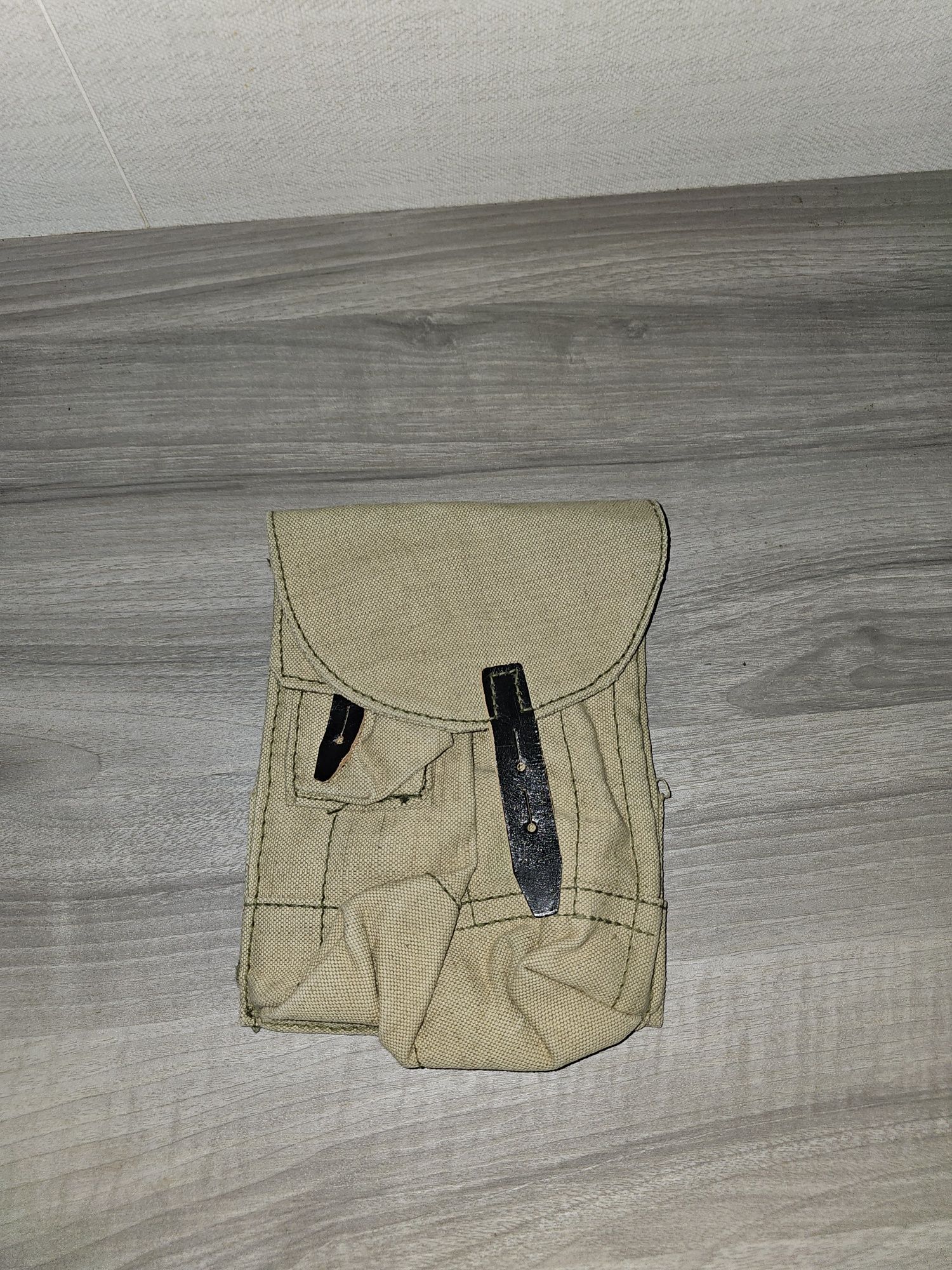 Подсумок Ак на 4 магазина. СССР. Б/у. Новый