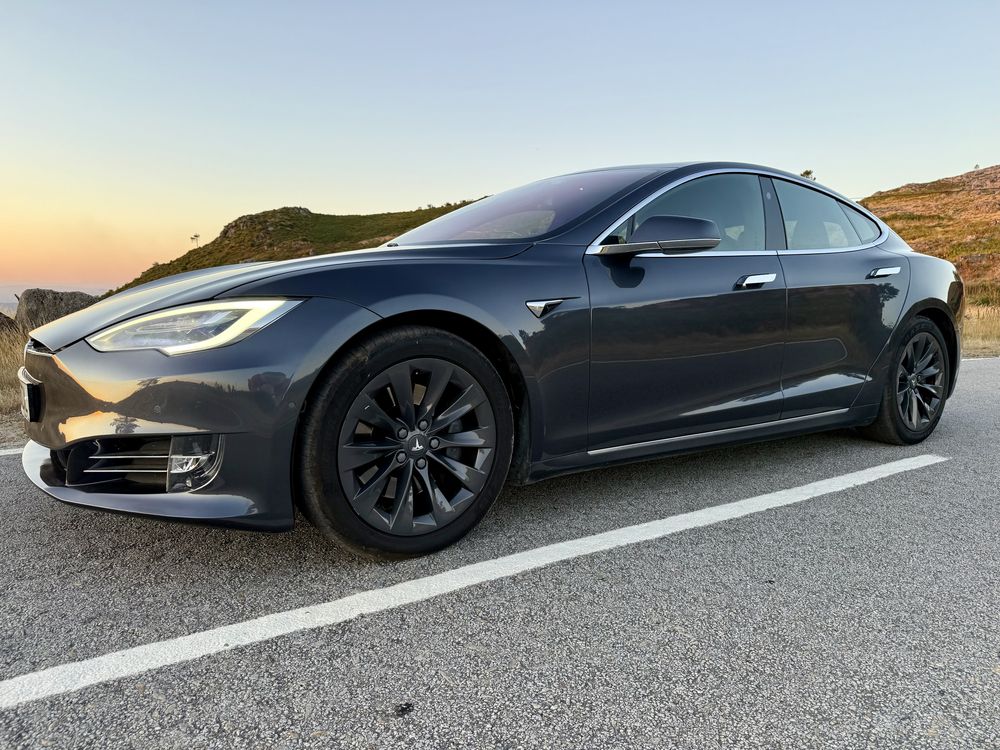 Tesla Model S Dual Motor 525cv - 2018/12 c Garantia