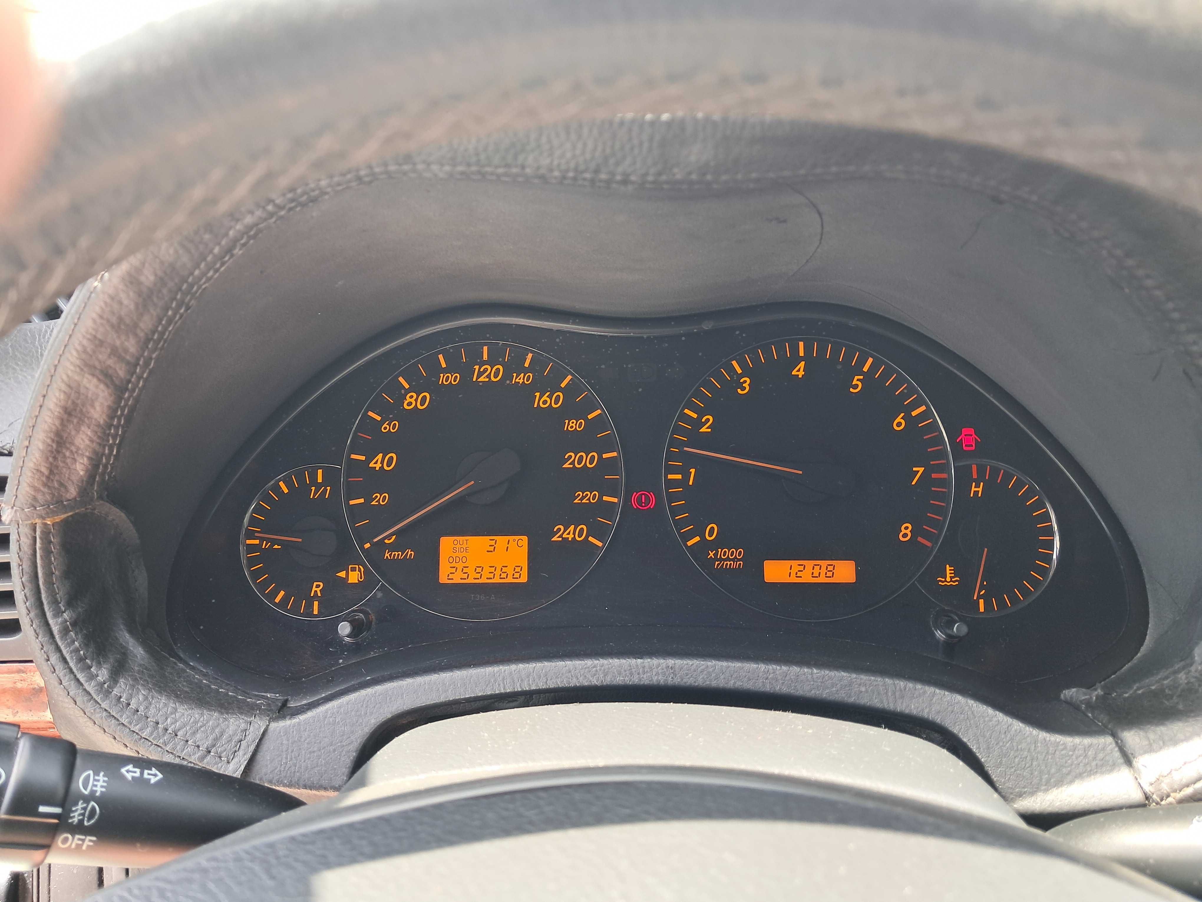 Toyota em excelente estado