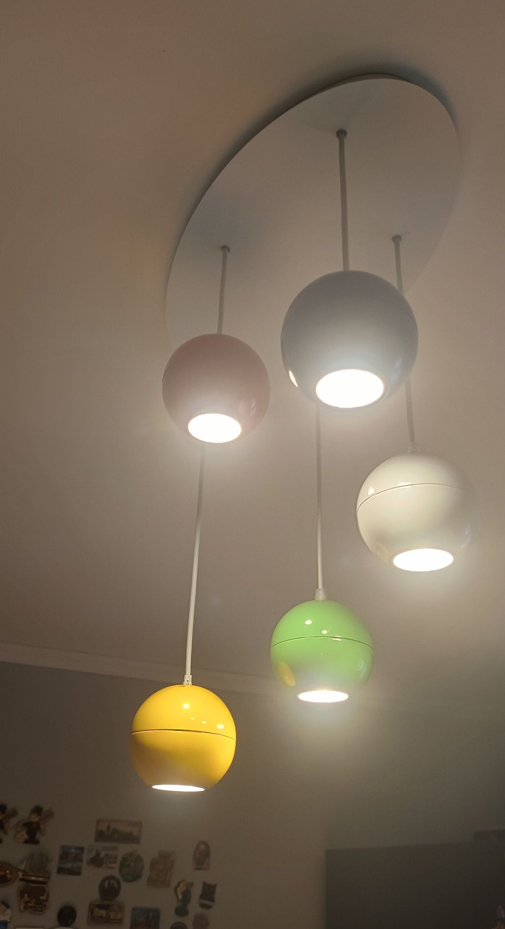 Kolorowa, dziecięca lampa sufitowa