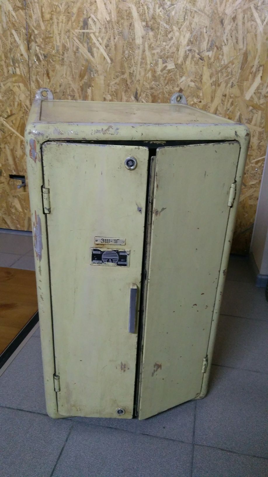 Серверный шкаф ЗШ-1Г  алюминиевый