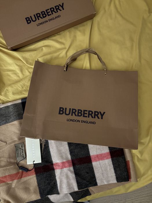 szalik burberry brazowo czarny