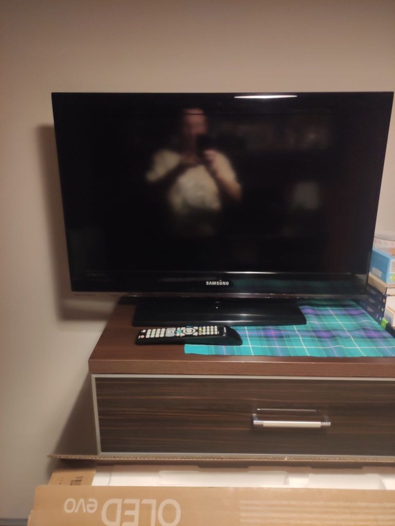 Telewizor Samsung 32'' sprawny