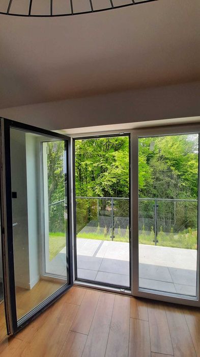 Do wynajęcia apartament  czteropokojowy przy ul. Architektów  w B-B.