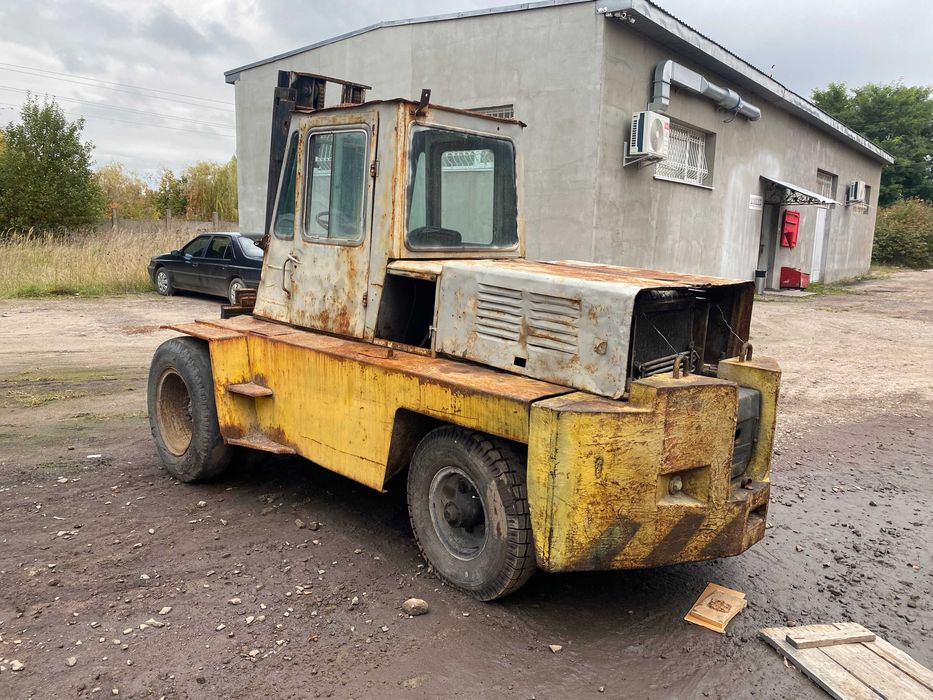 Вилочний автонавантажувач, погружчик львівський, вилковий навантажувач