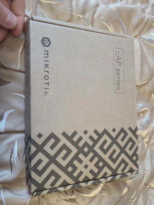 Точка доступу Wi-Fi Mikrotik cAP (RBcAP2nD)