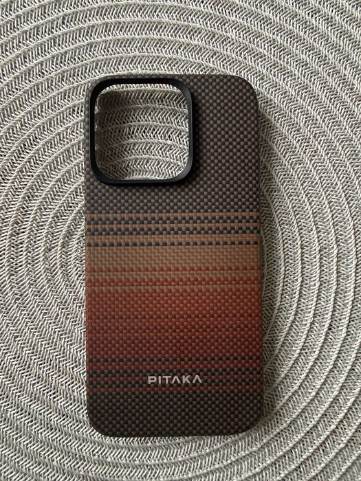 Продам чохол PITAKA на Iphone 15 pro, Sunset
