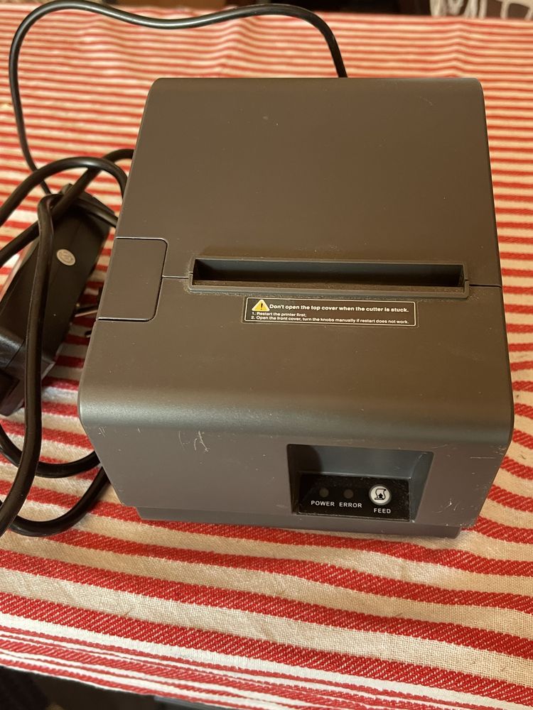 Computador, gaveta e impresora