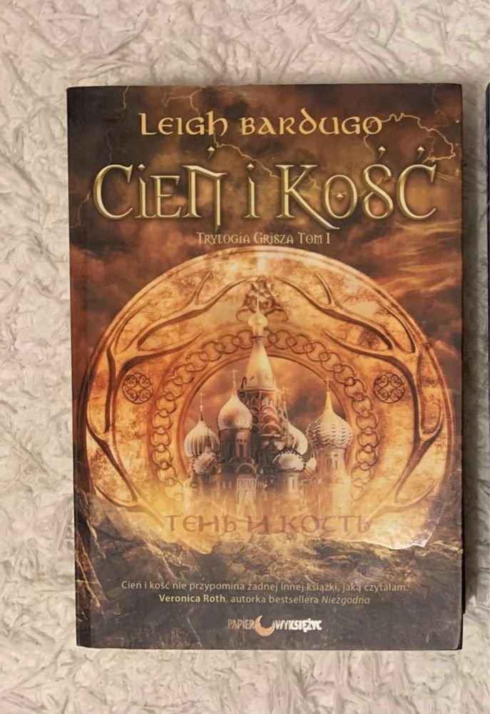 Leigh Bardugo Cień i kość