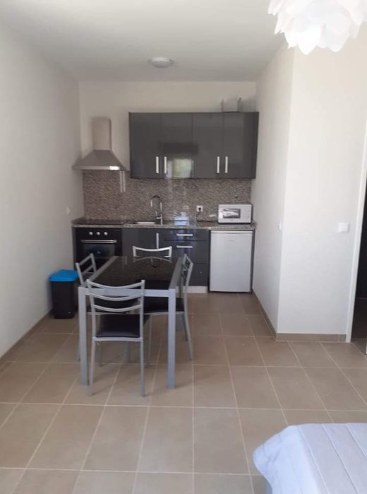 Aluga-se T0 completsmente mobilado