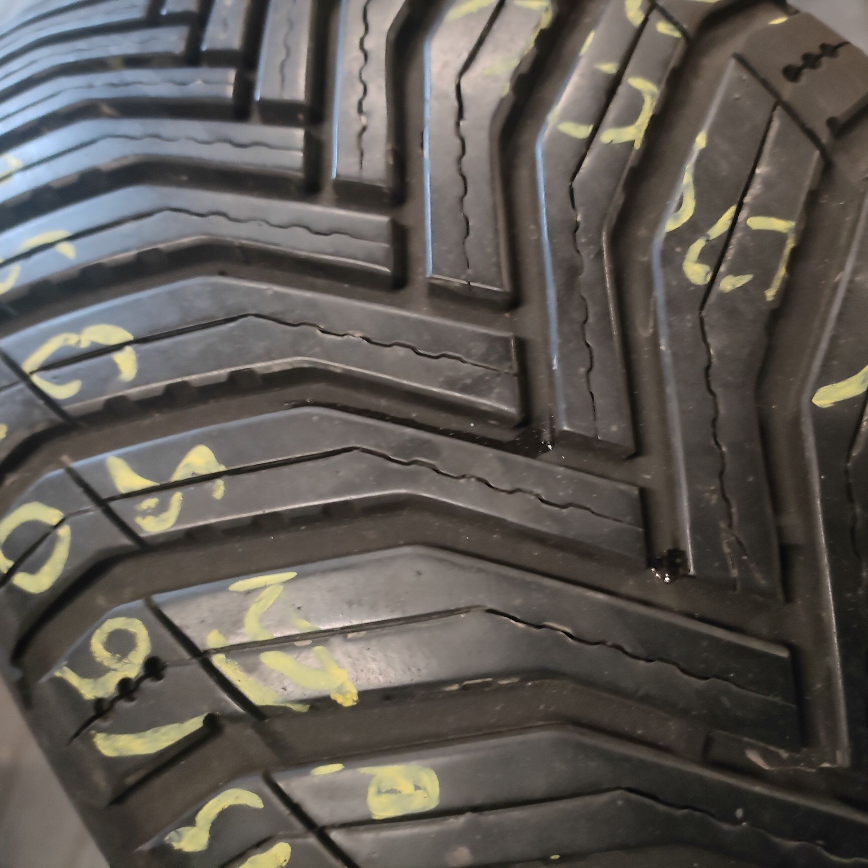 1x Michelin Crossclimate 2 215/60R16 99V 1 sztuka całoroczna