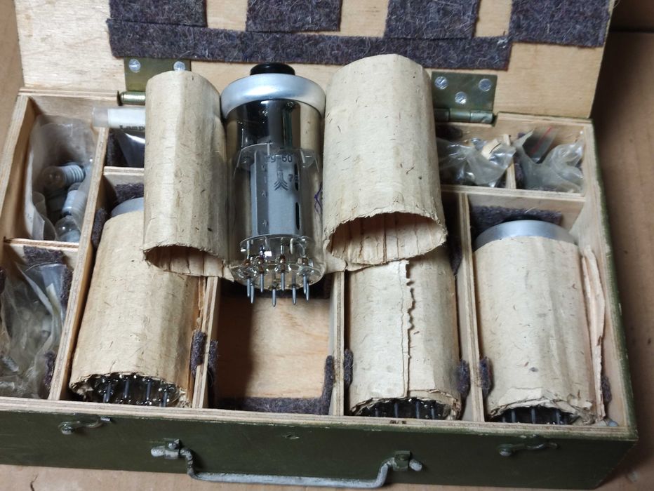 Lampy elektronowe GU-50 CCCP komplet 4 szt. ZIP radiostacja R-111 PRL