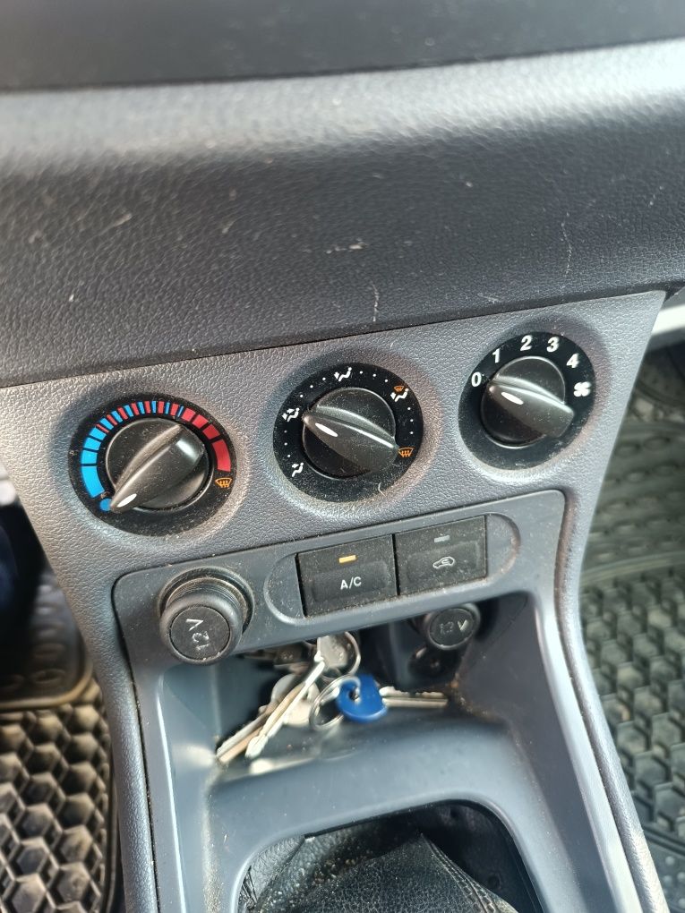 Temos para venda, Ford Transit connect 1.8tdci 90cv