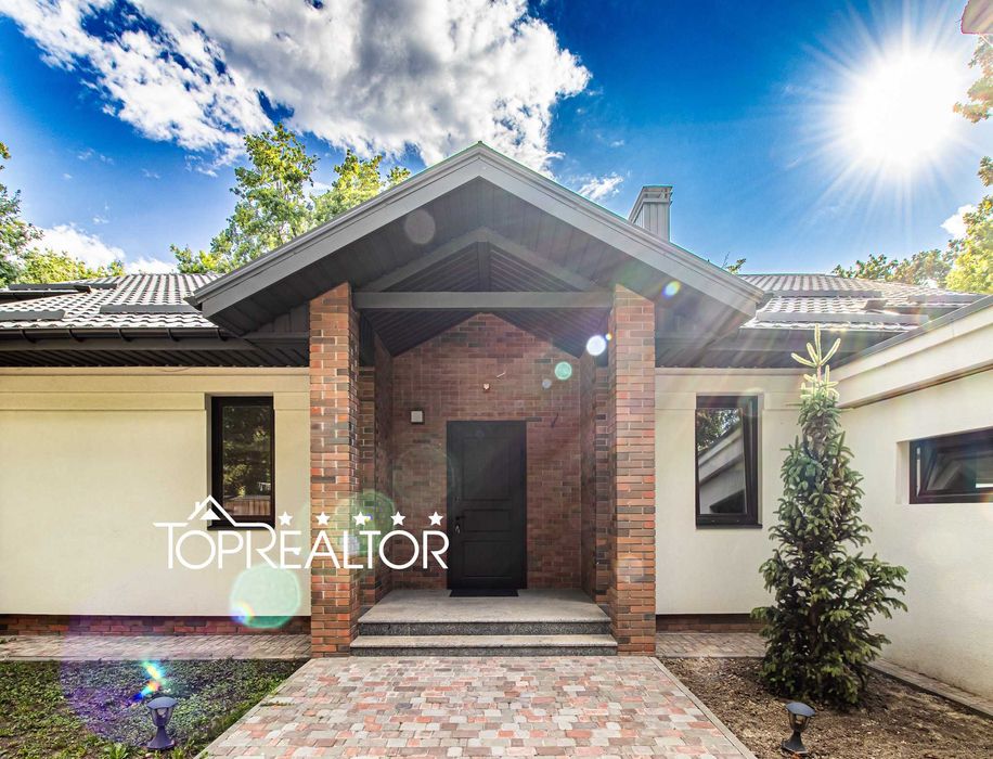 Продам 2-поверховий котедж у селищі Лісове. Лісопарк