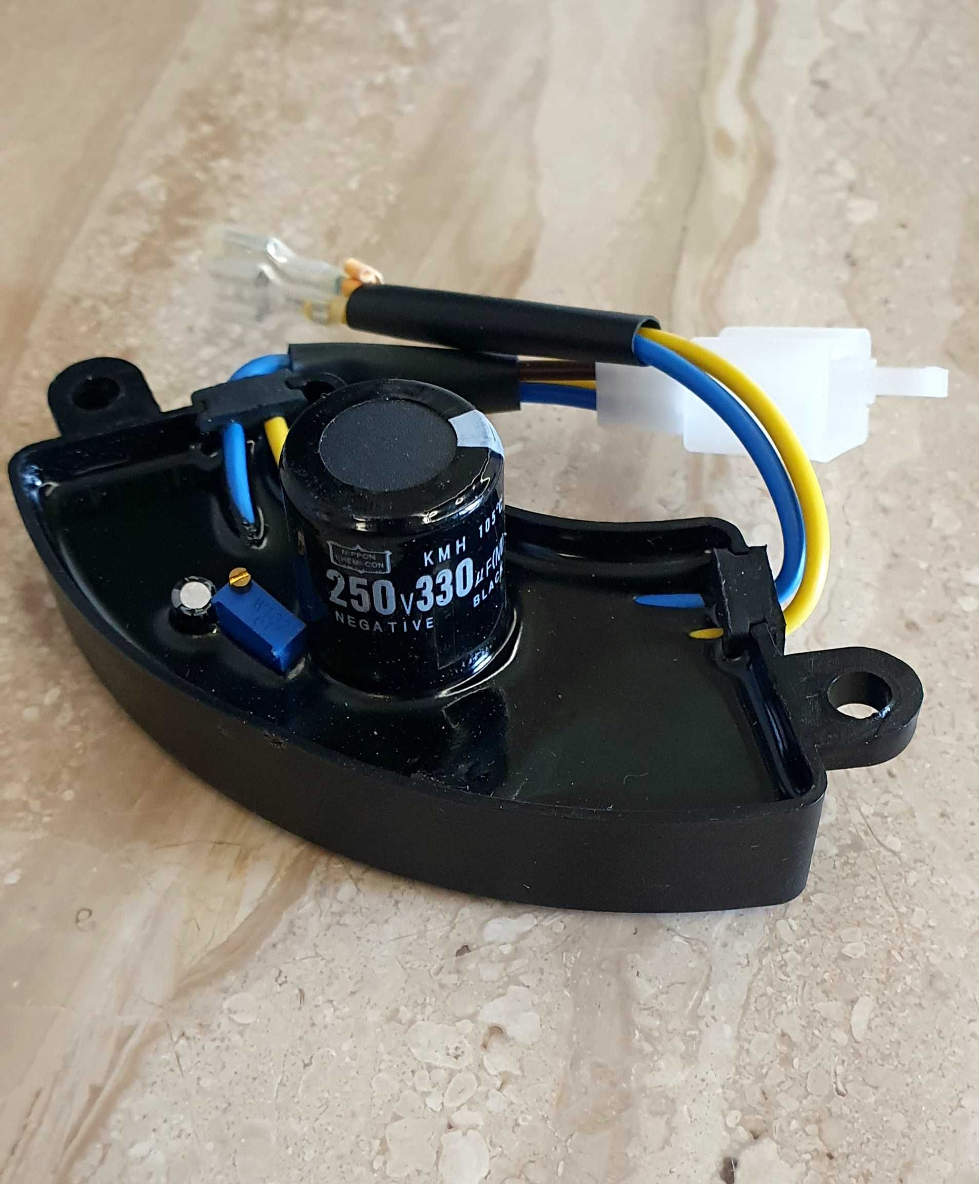 AVR регулятор напруги генератора 2- 4 кВт. 220v - 330 mF.