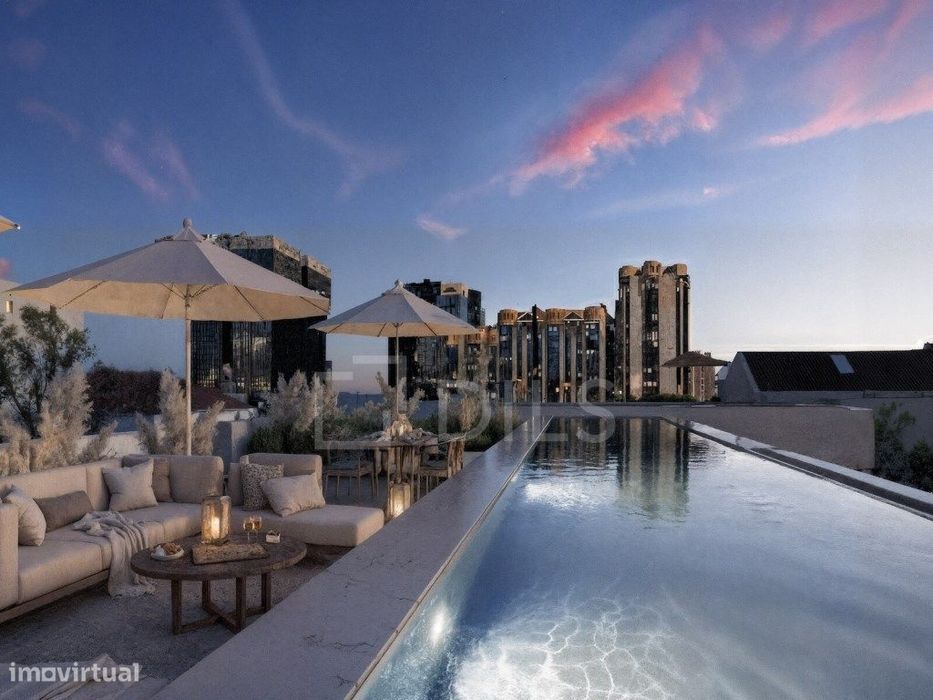 Moradia T5 +1 com terraço com piscina privada em Campo de Ourique