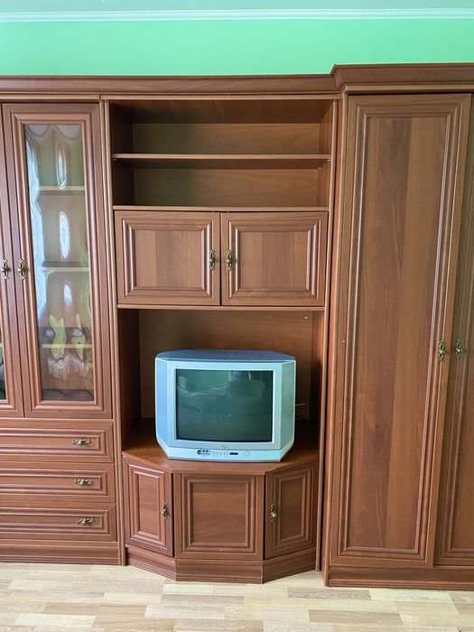 Стінка  оригінальна  стан хороший  і телевізор японський JVC