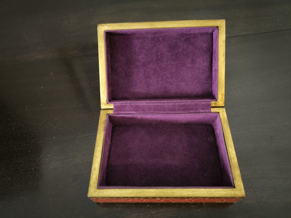 7 caixas. Vista Alegre. Caixa em madeira