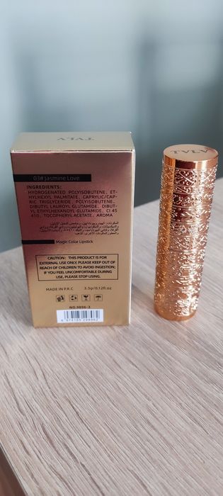 Pomadka z kwiatkiem, zmieniająca kolor